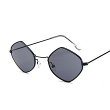 Load image into Gallery viewer, Fashion Round Sunglasses